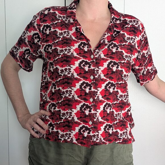 Cute Japanese pagoda print red and white blouse M - Picture 2 of 2